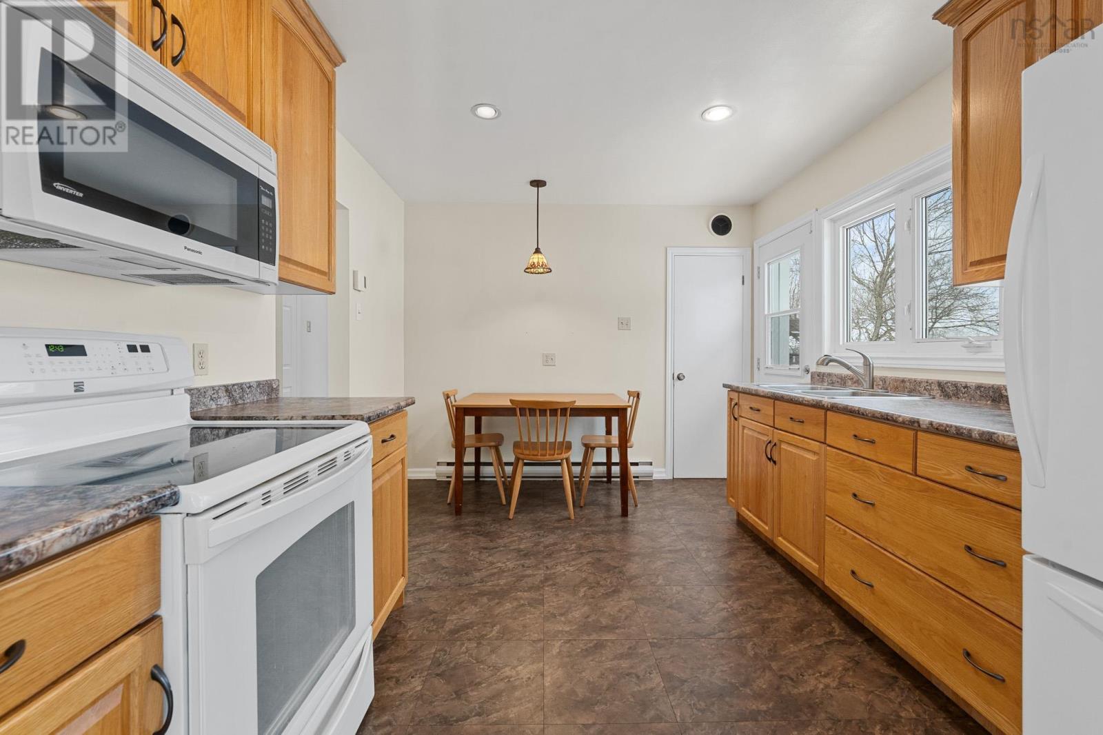 69 Deepwood Crescent, Halifax, Nova Scotia  B3M 2Y5 - Photo 12 - 202602175