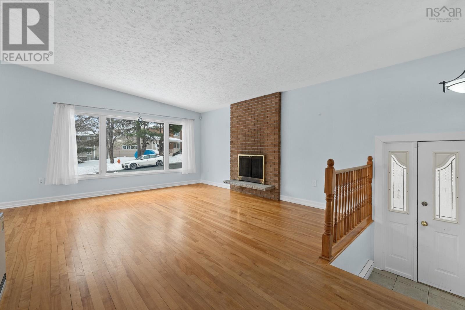 69 Deepwood Crescent, Halifax, Nova Scotia  B3M 2Y5 - Photo 5 - 202602175