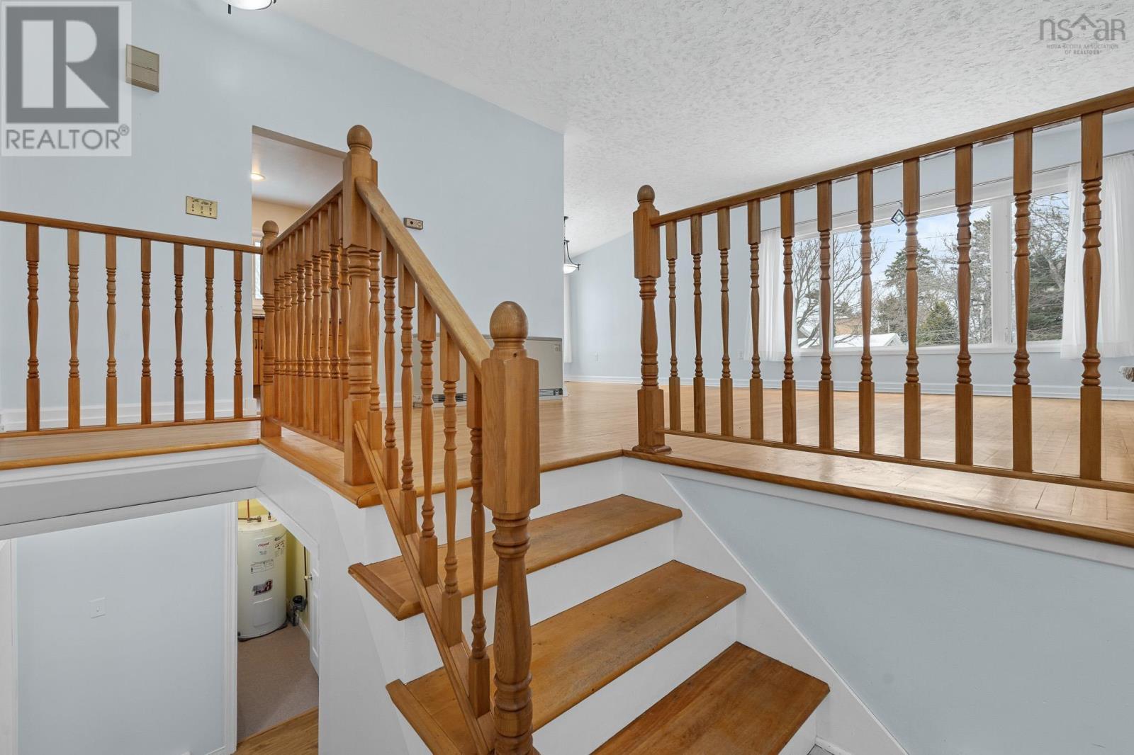 69 Deepwood Crescent, Halifax, Nova Scotia  B3M 2Y5 - Photo 4 - 202602175