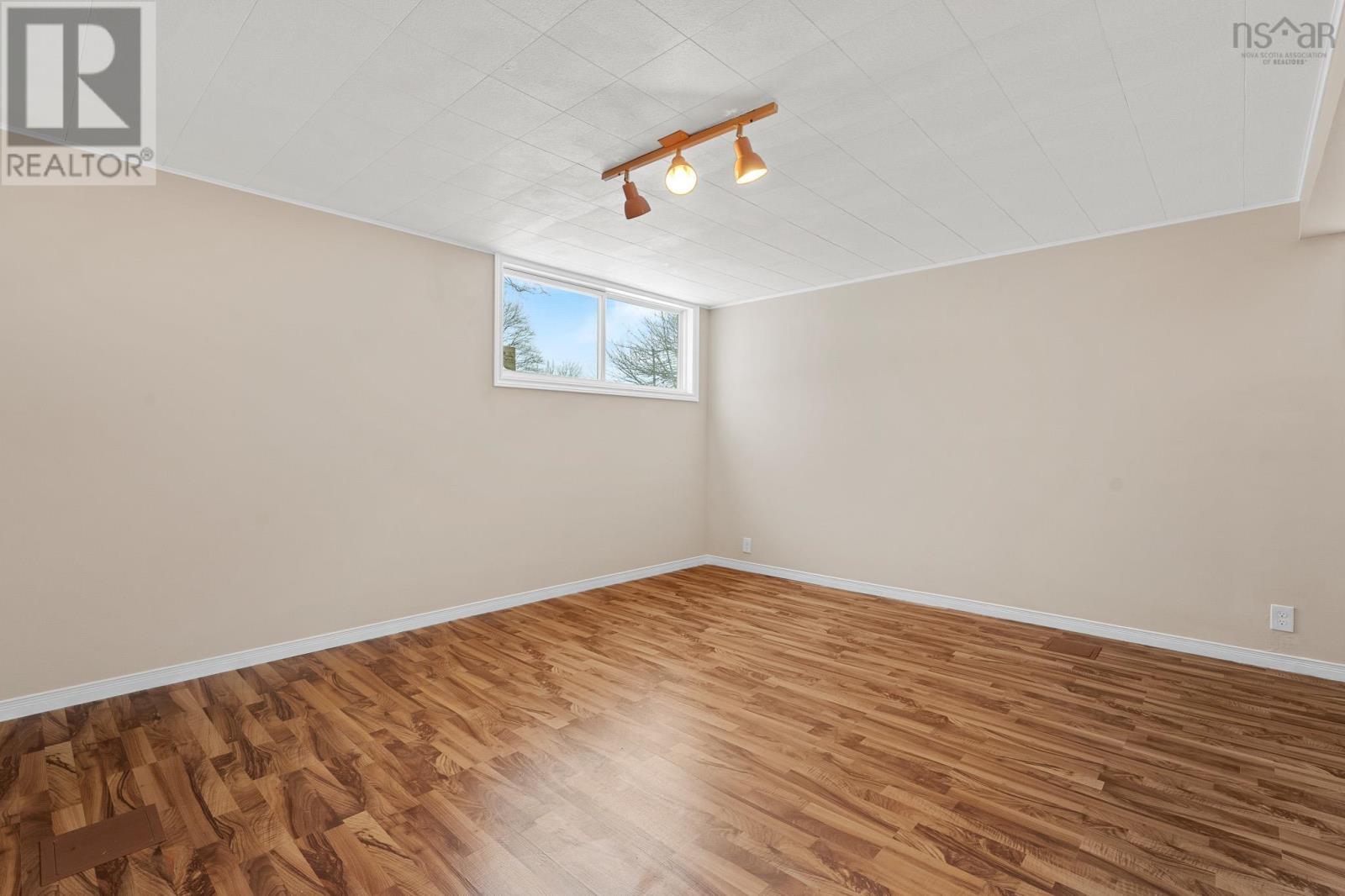 69 Deepwood Crescent, Halifax, Nova Scotia  B3M 2Y5 - Photo 32 - 202602175