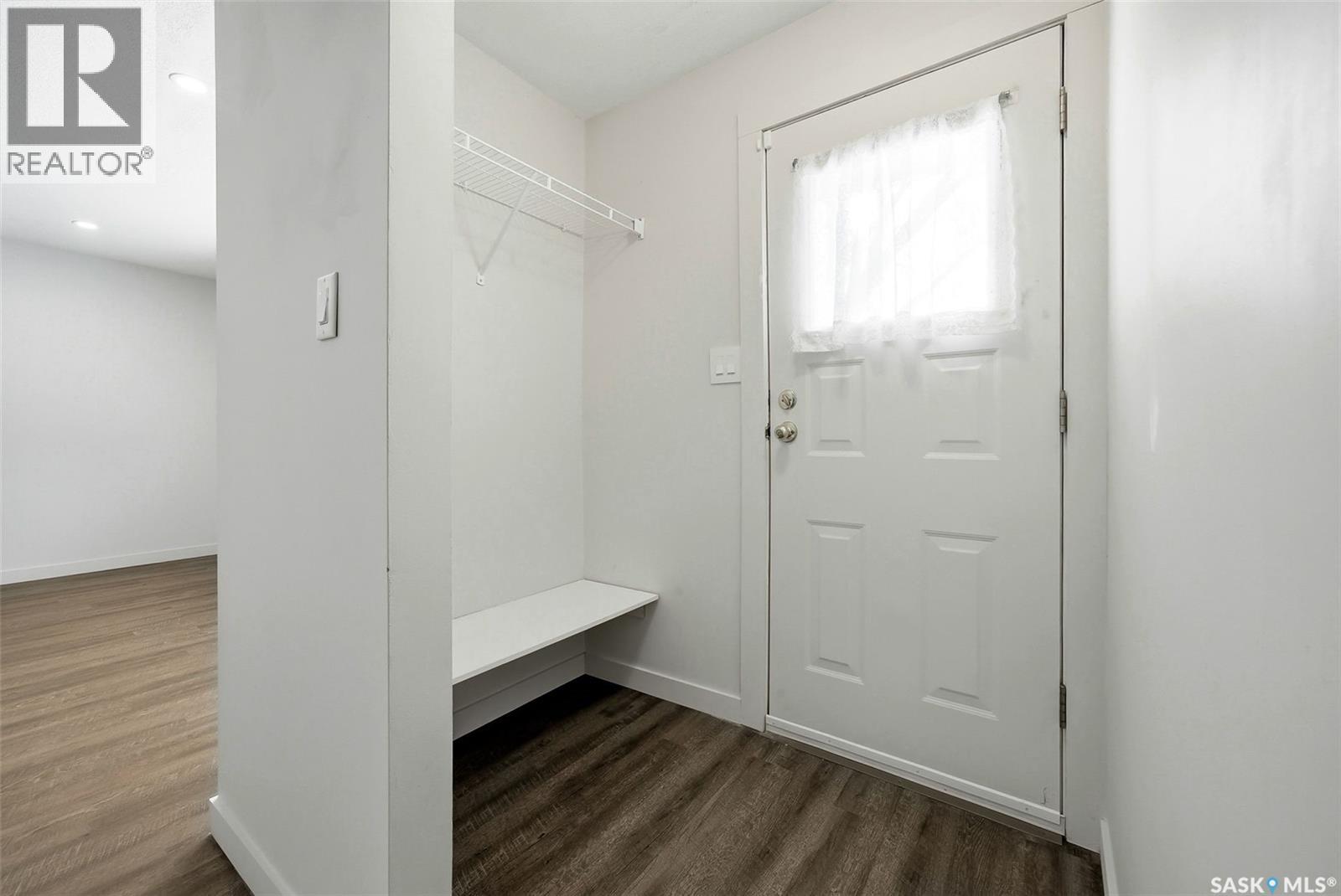 776 Forget Street, Regina, Saskatchewan  S4T 4X2 - Photo 3 - SK027939