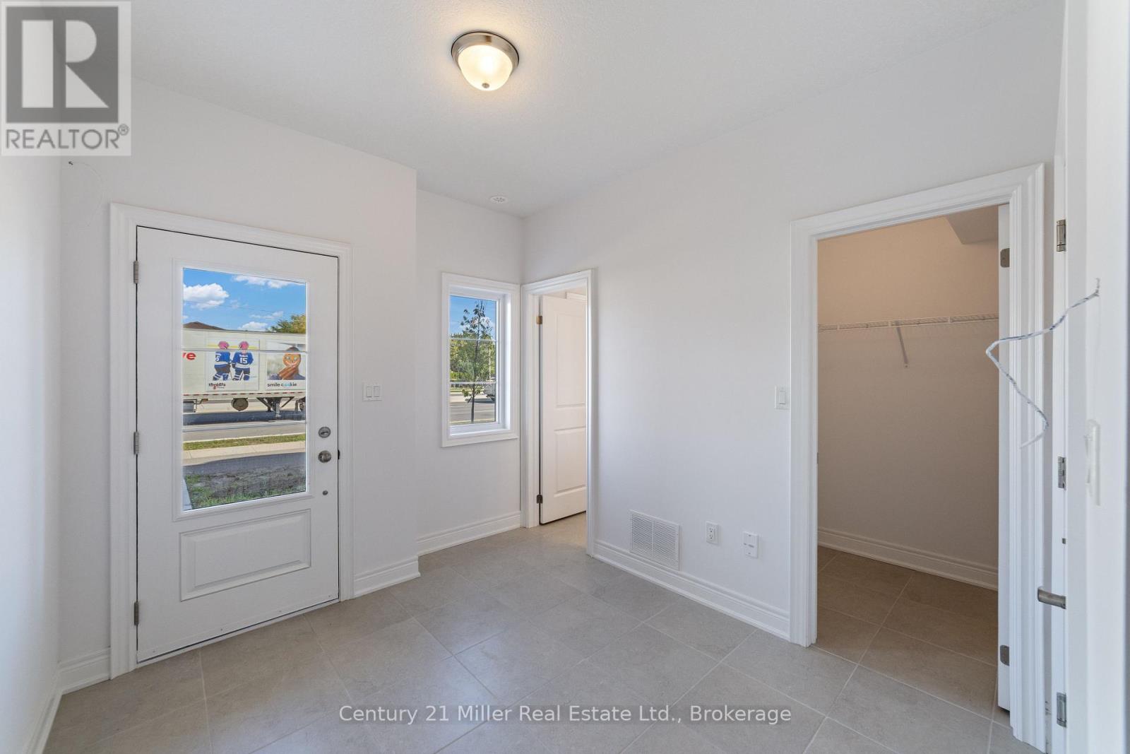 56 - 2150 Trafalgar Road, Oakville (Ro River Oaks), Ontario  L6H 8A5 - Photo 2 - W12760952