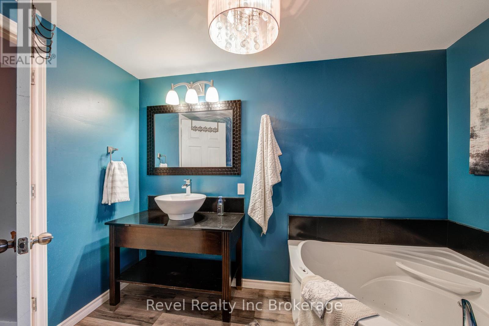 828 Warwick Street, Woodstock, Ontario  N4S 4R4 - Photo 23 - X12761000