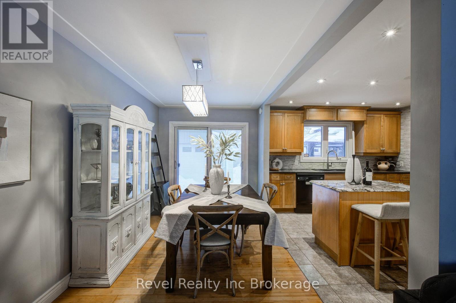 828 Warwick Street, Woodstock, Ontario  N4S 4R4 - Photo 9 - X12761000