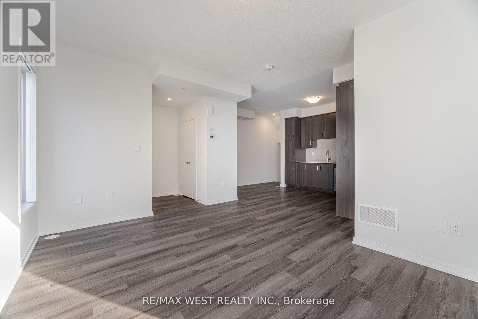 195 - 141 Honeycrisp Crescent, Vaughan (Concord), Ontario  L4K 5Z8 - Photo 10 - N12740042