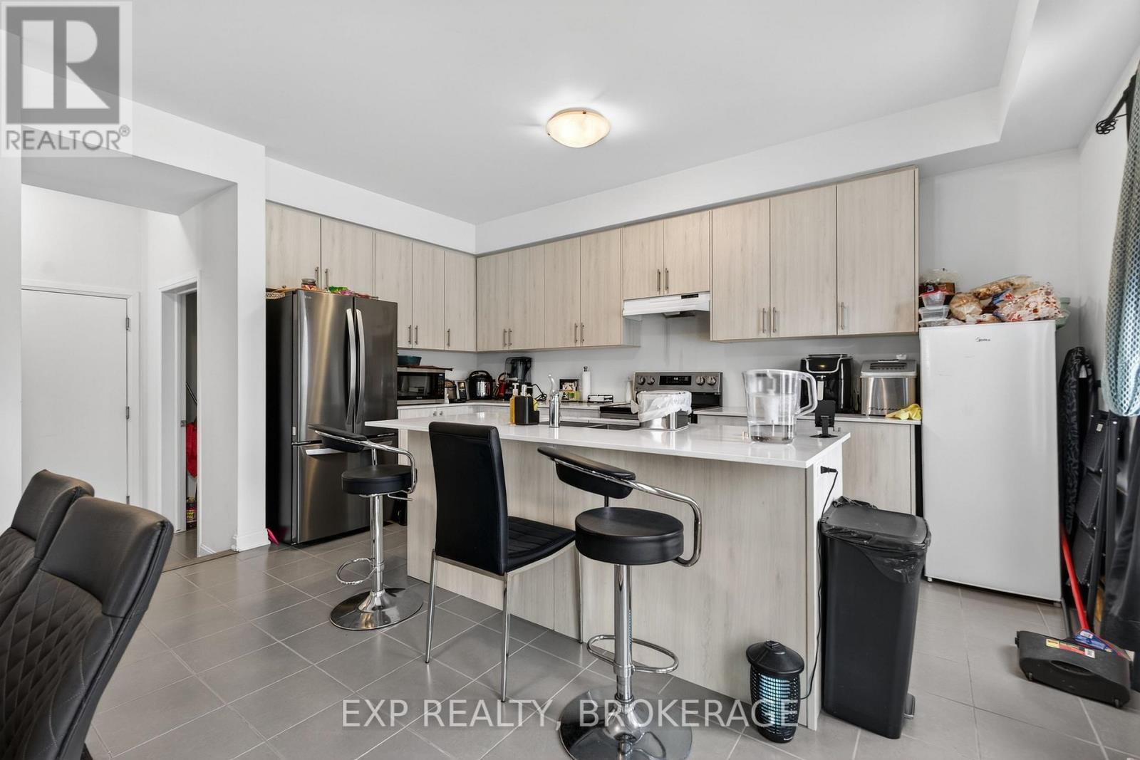 54 Oakmont Drive, Loyalist (Bath), Ontario  K0H 1G0 - Photo 13 - X12761026