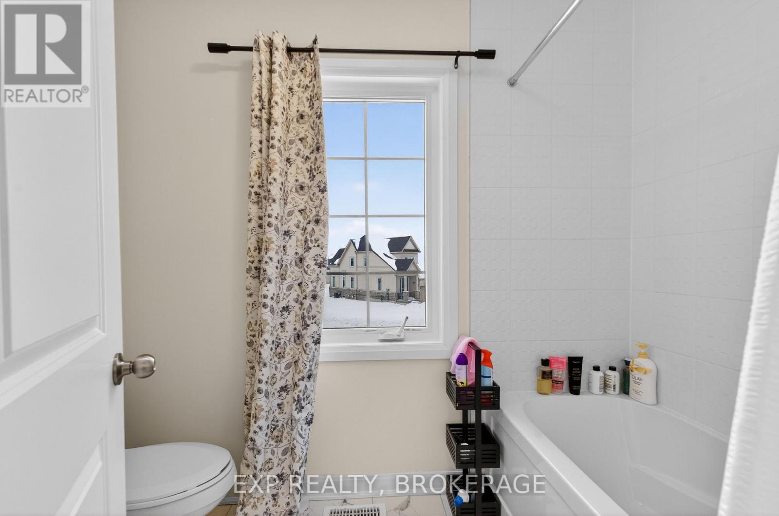 54 Oakmont Drive, Loyalist (Bath), Ontario  K0H 1G0 - Photo 18 - X12761026