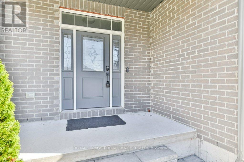 108 Ledgerock Court, Quinte West (Sidney Ward), Ontario  K8R 0A1 - Photo 12 - X12761228