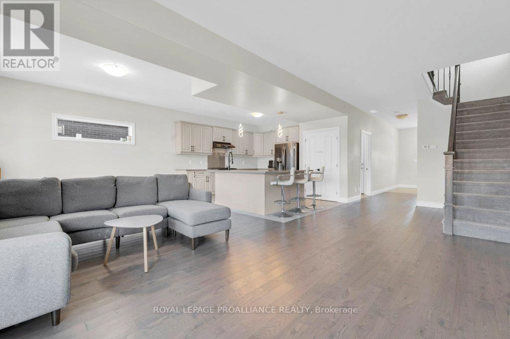 108 Ledgerock Court, Quinte West (Sidney Ward), Ontario  K8R 0A1 - Photo 18 - X12761228