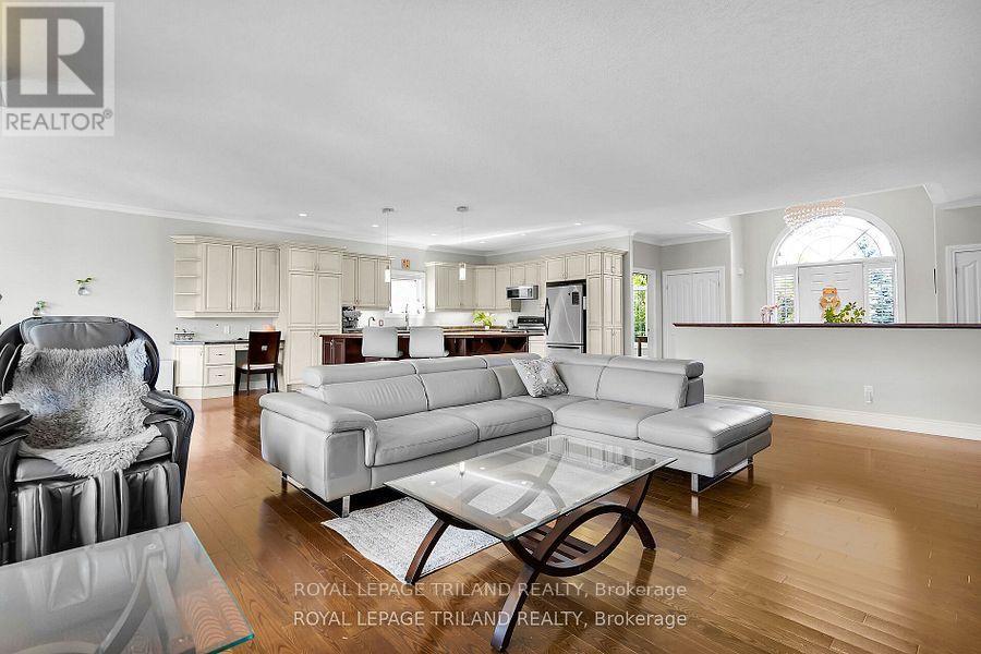 7119 Clayton Walk, London South, Ontario  N6P 1V3 - Photo 8 - X12761006