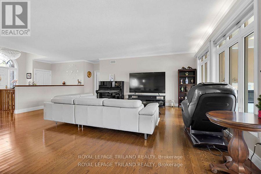 7119 Clayton Walk, London South, Ontario  N6P 1V3 - Photo 9 - X12761006