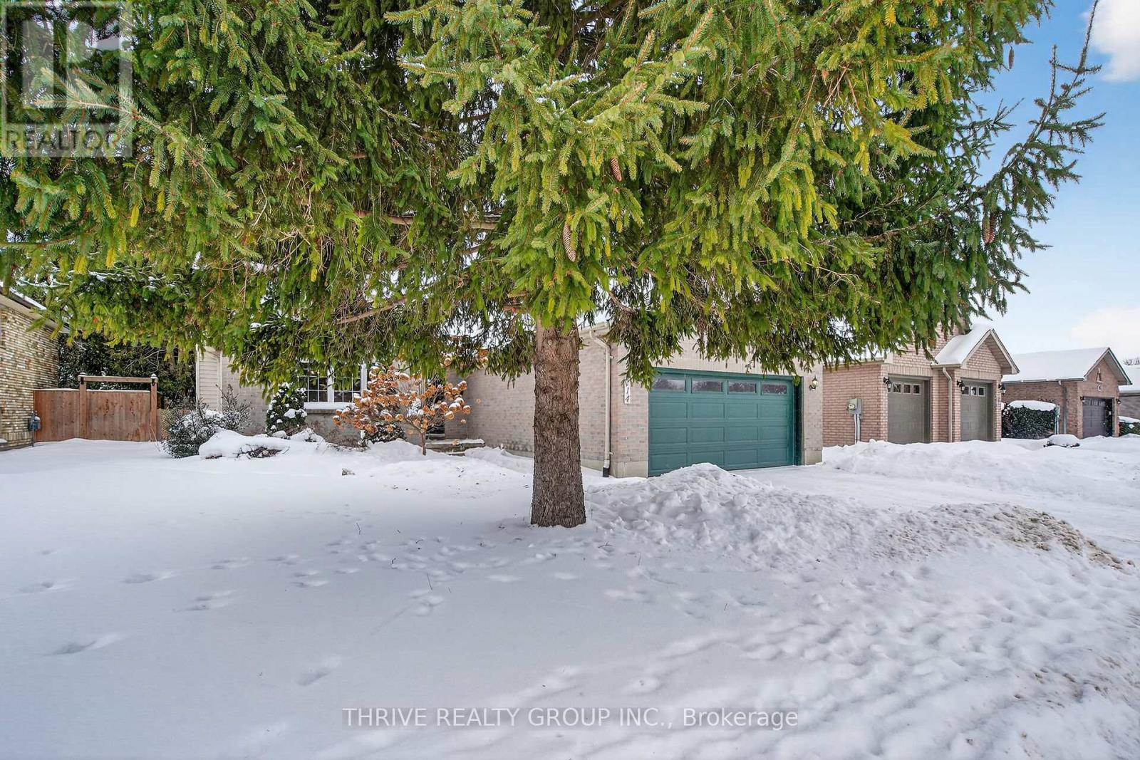 114 Parkview Drive, Strathroy-Caradoc, Ontario  N7G 4A3 - Photo 4 - X12761094