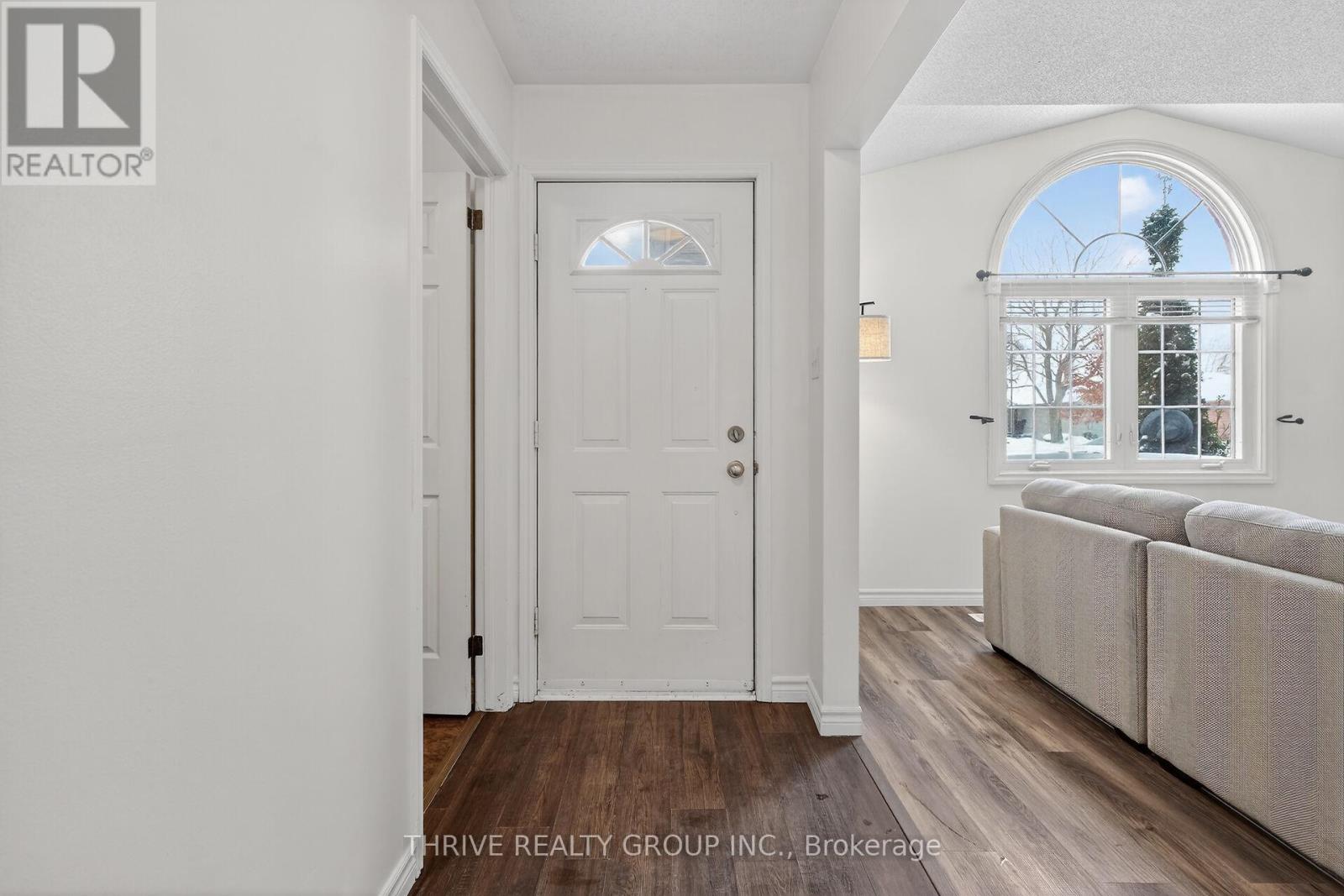 114 Parkview Drive, Strathroy-Caradoc, Ontario  N7G 4A3 - Photo 6 - X12761094