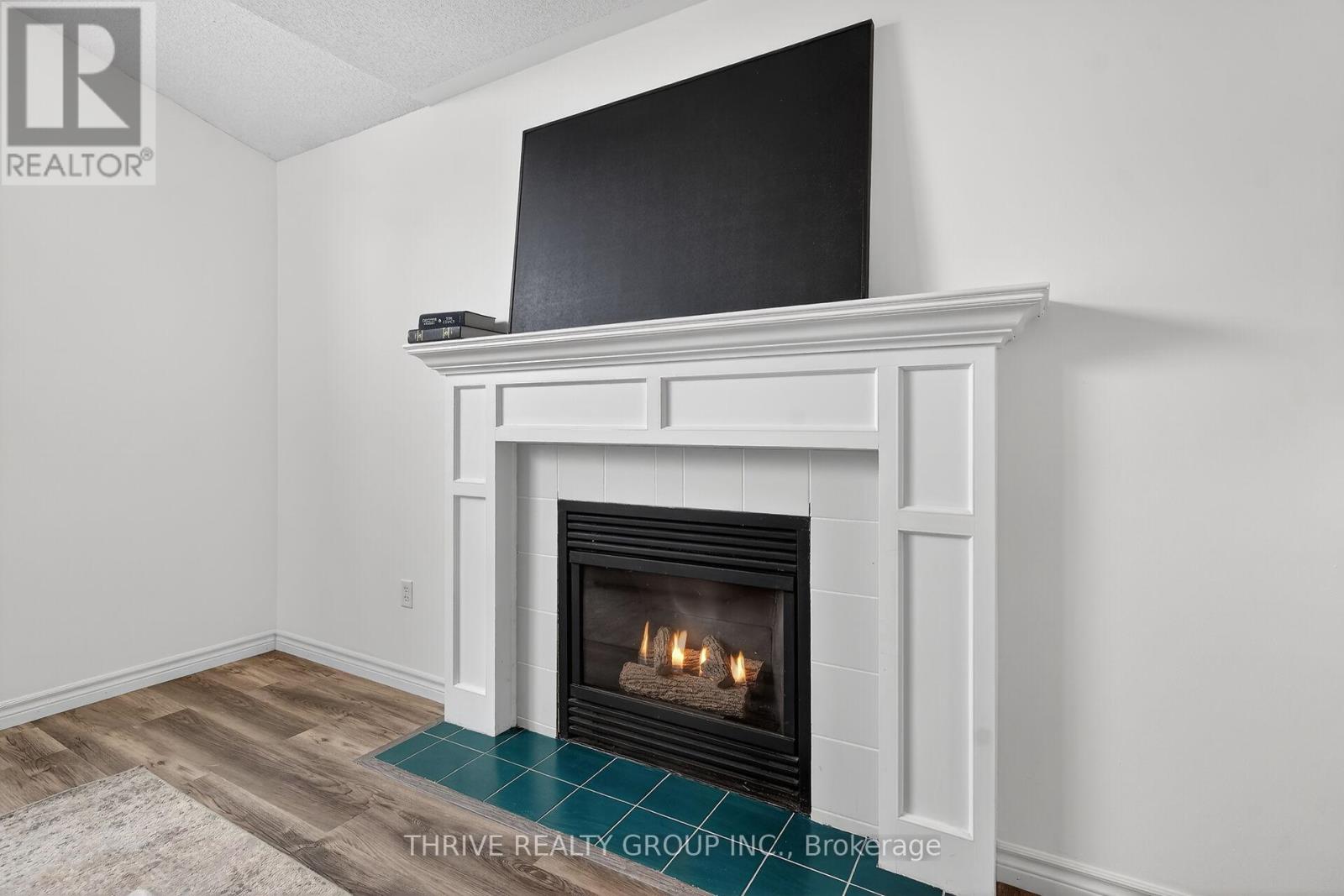 114 Parkview Drive, Strathroy-Caradoc, Ontario  N7G 4A3 - Photo 9 - X12761094