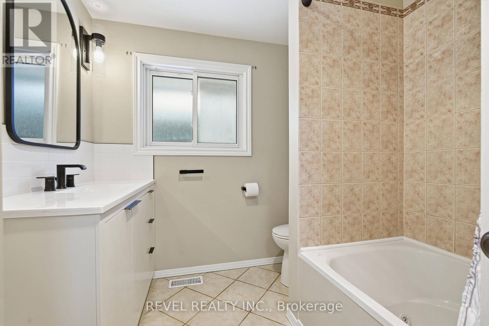 109 Mcgivern Street, Mapleton, Ontario  N0G 2K0 - Photo 8 - X12703496