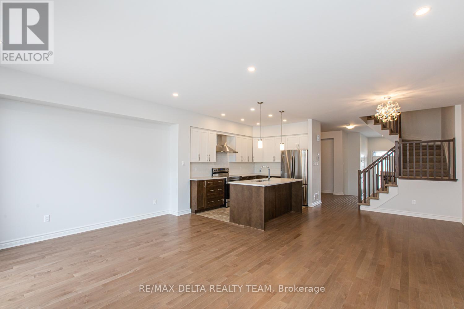 667 Cordelette Circle, Ottawa, Ontario  K1W 0P2 - Photo 4 - X12761126