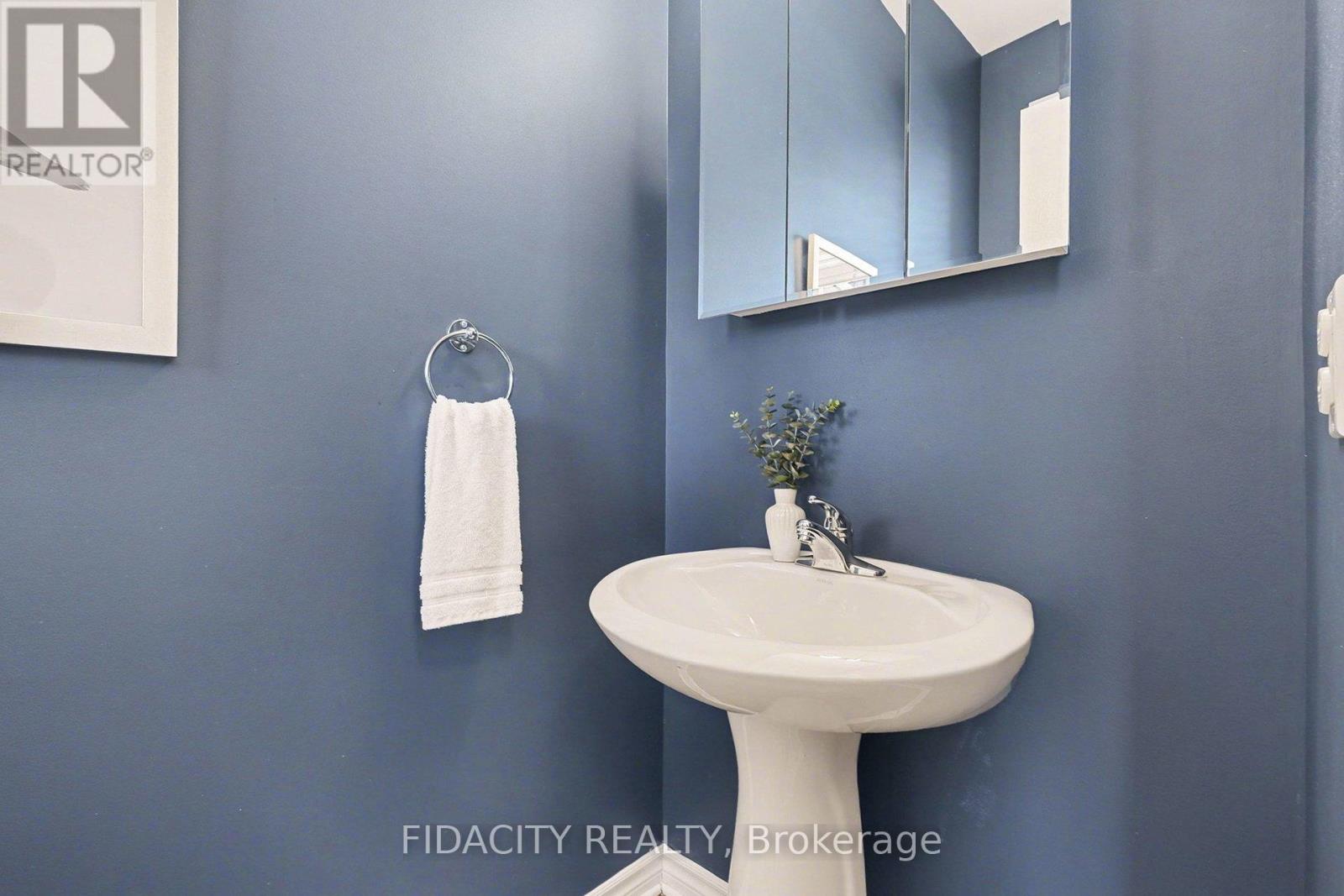 291 Horseshoe Crescent, Ottawa, Ontario  K2S 0B7 - Photo 13 - X12761164