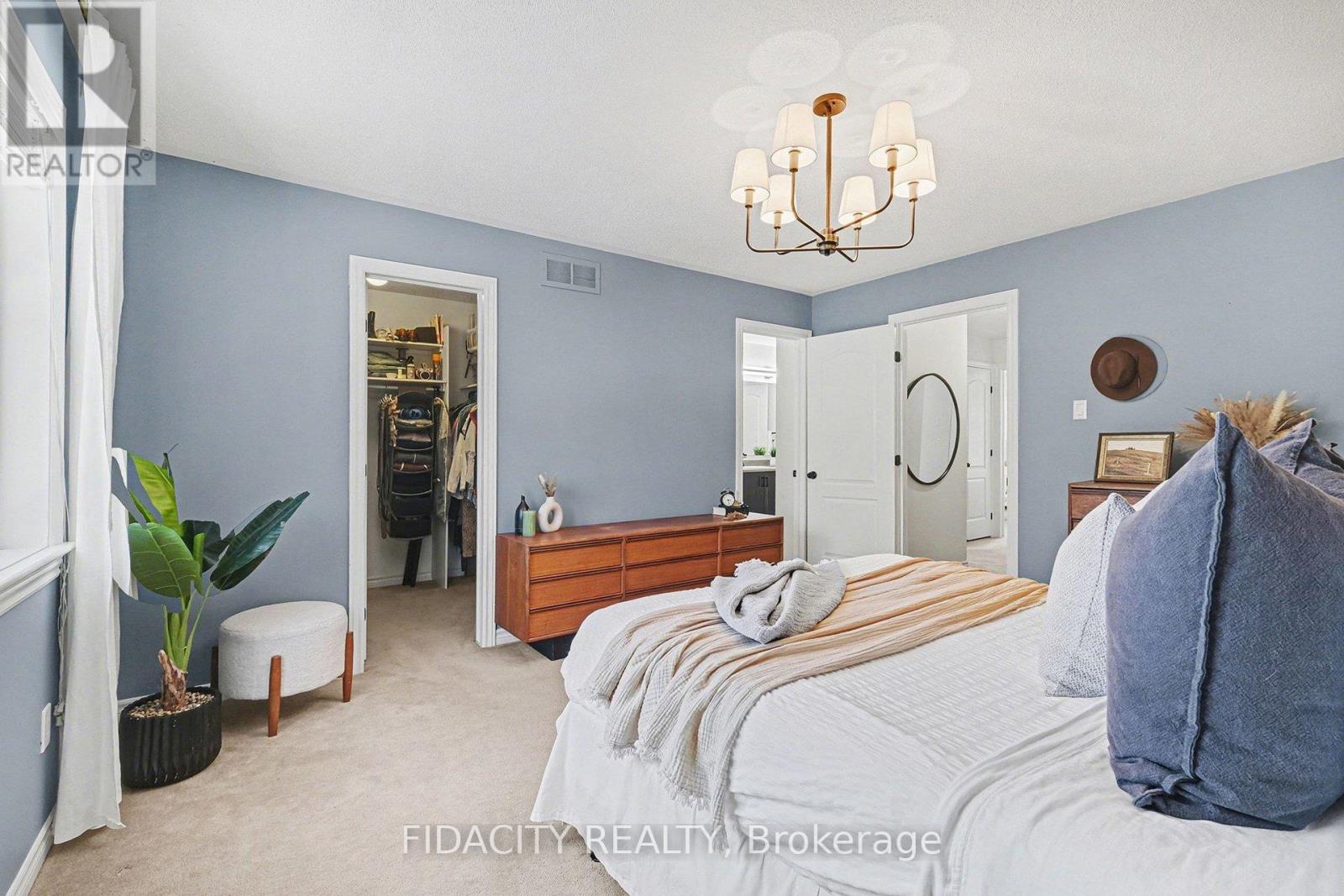 291 Horseshoe Crescent, Ottawa, Ontario  K2S 0B7 - Photo 15 - X12761164