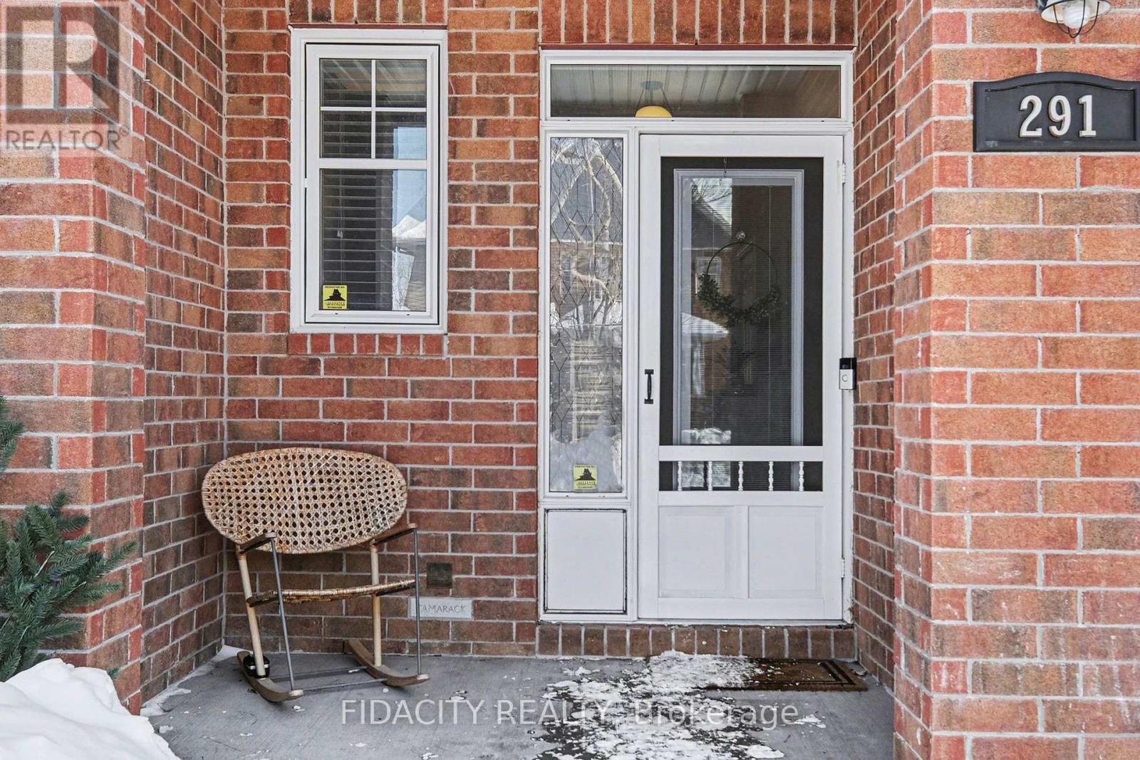 291 Horseshoe Crescent, Ottawa, Ontario  K2S 0B7 - Photo 2 - X12761164