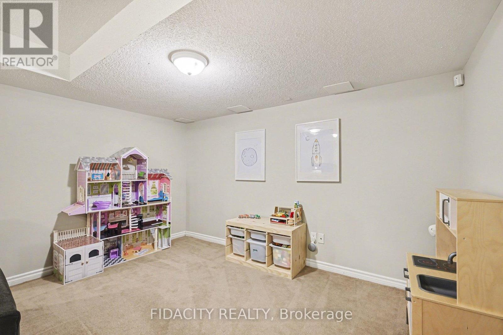 291 Horseshoe Crescent, Ottawa, Ontario  K2S 0B7 - Photo 25 - X12761164