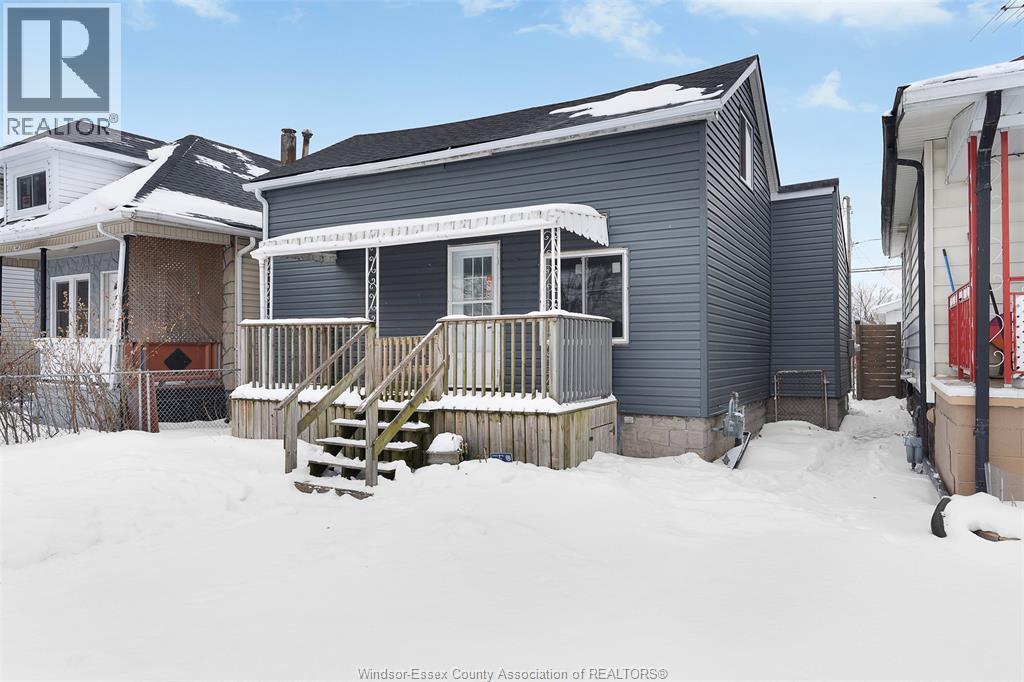 MLS# 26002625: 1055 HIGHLAND AVENUE, Windsor, Canada