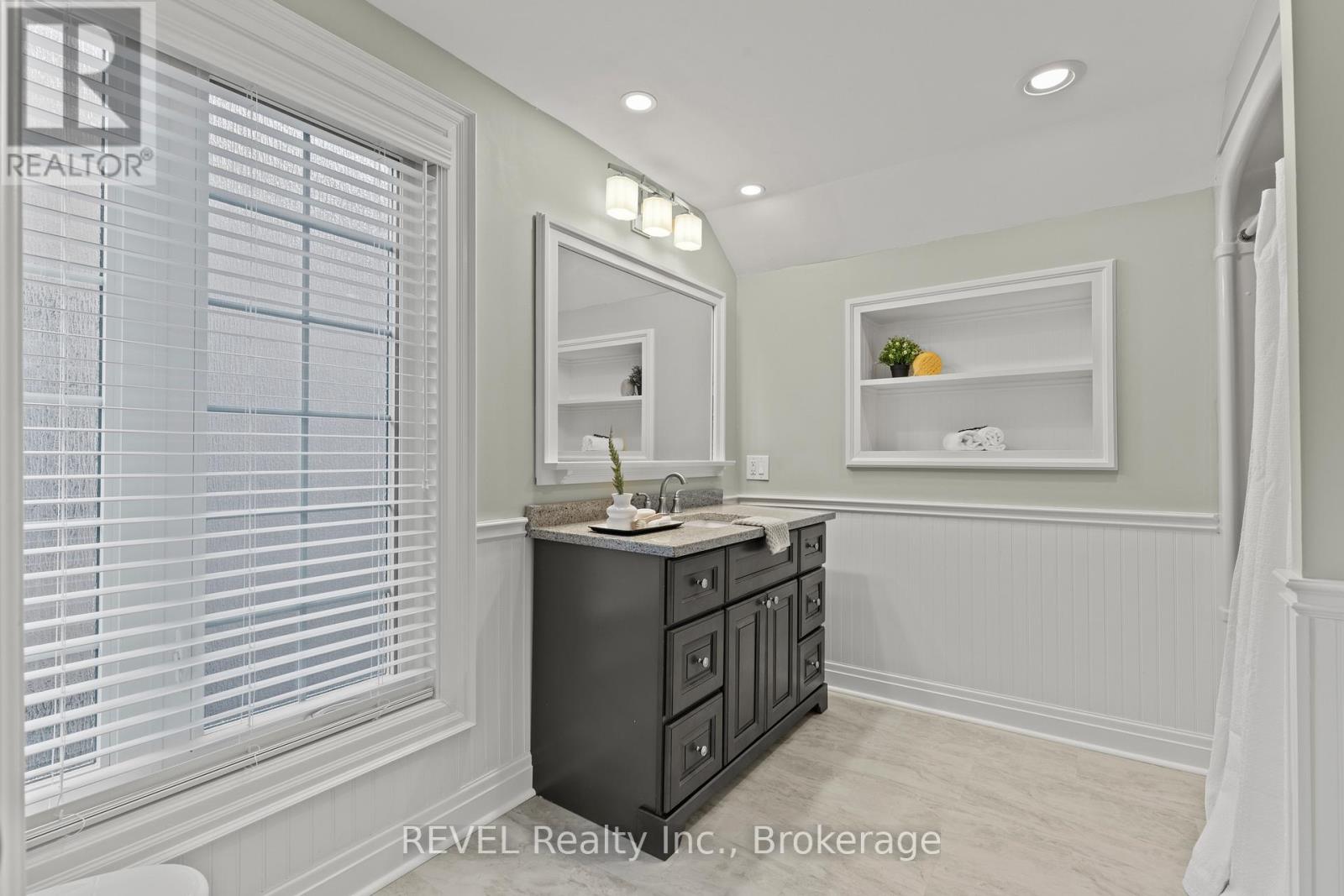 36 Confederation Drive, Niagara-On-The-Lake (Town), Ontario  L0S 1J0 - Photo 23 - X12761002