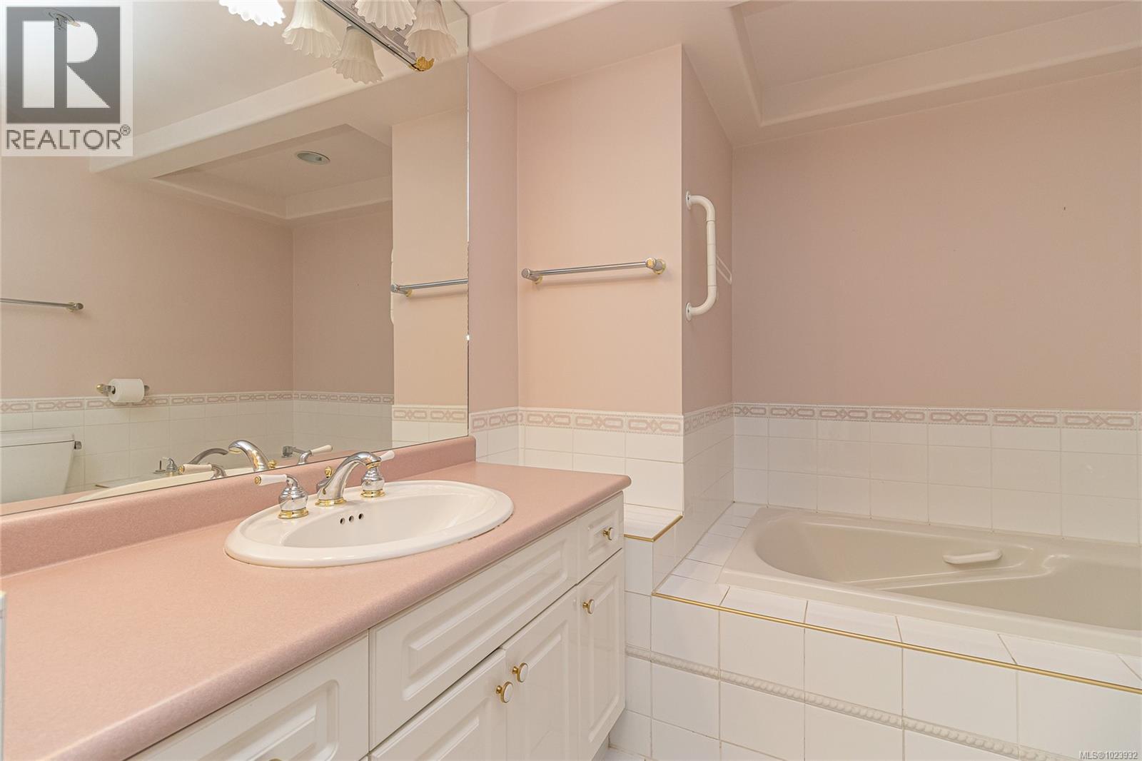 228 4490 Chatterton Way N, Saanich, British Columbia  V8X 5H7 - Photo 20 - 1023932