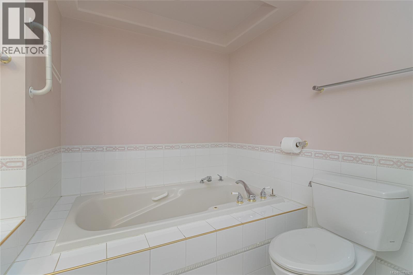 228 4490 Chatterton Way N, Saanich, British Columbia  V8X 5H7 - Photo 21 - 1023932