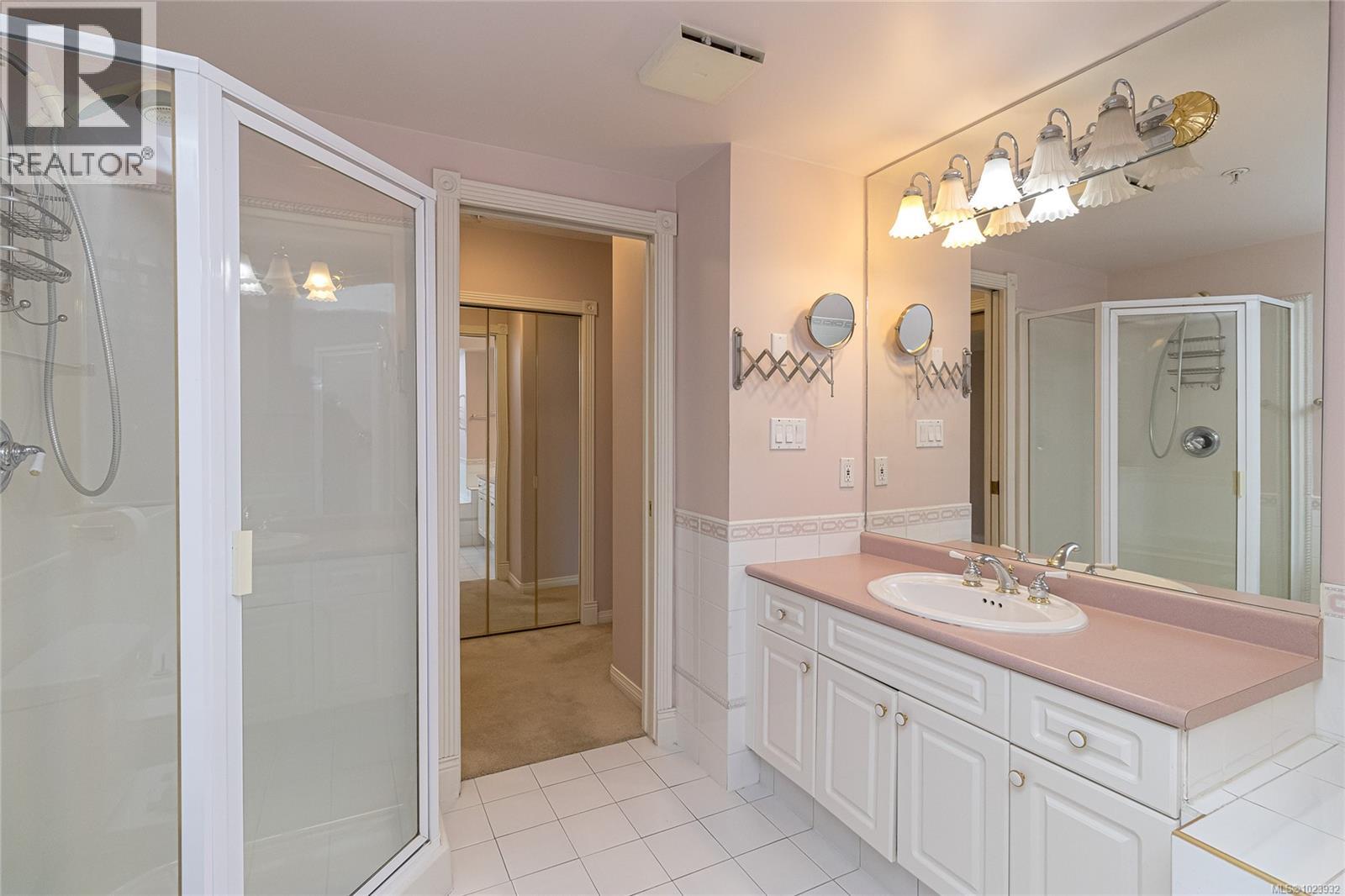 228 4490 Chatterton Way N, Saanich, British Columbia  V8X 5H7 - Photo 22 - 1023932