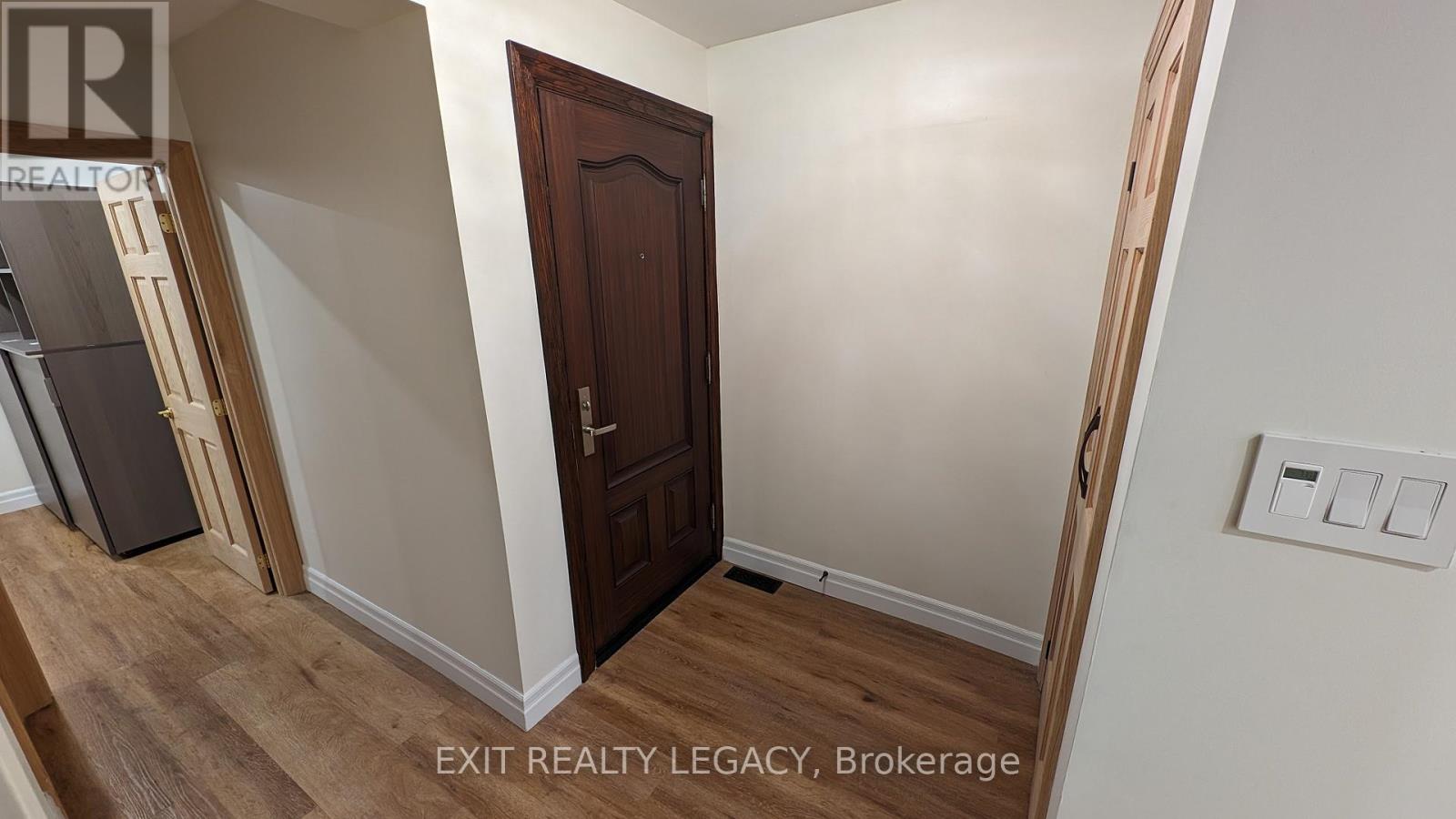 69 Cairnside Crescent, Toronto, Ontario  M2J 3M9 - Photo 3 - C12760986