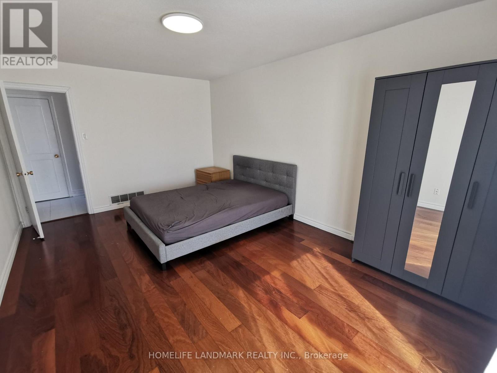 Upper + Ground Level - 84 Harrington Crescent, Toronto, Ontario  M2M 2Y5 - Photo 10 - C12761056