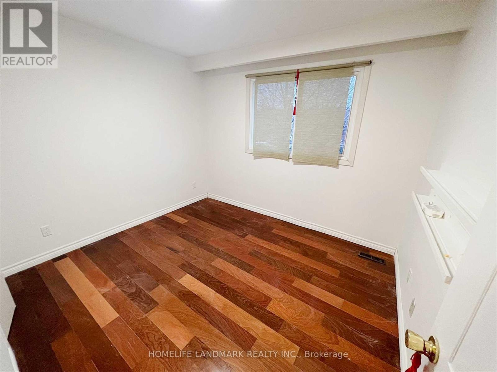 Upper + Ground Level - 84 Harrington Crescent, Toronto, Ontario  M2M 2Y5 - Photo 5 - C12761056