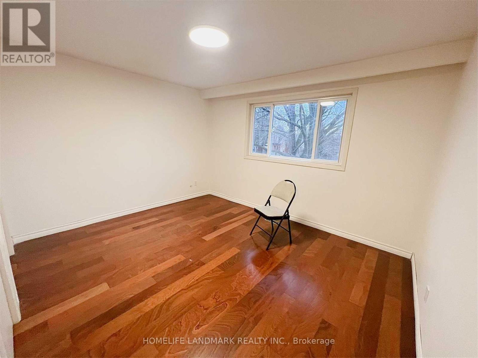 Upper + Ground Level - 84 Harrington Crescent, Toronto, Ontario  M2M 2Y5 - Photo 6 - C12761056