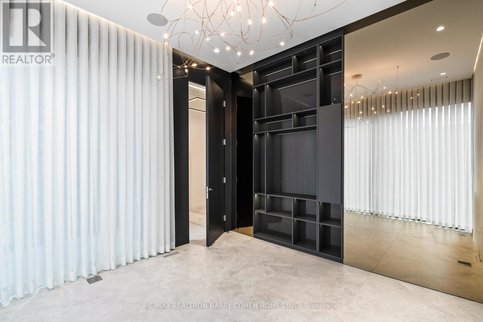 90 Esgore Drive, Toronto, Ontario  M5M 3R8 - Photo 21 - C12761124