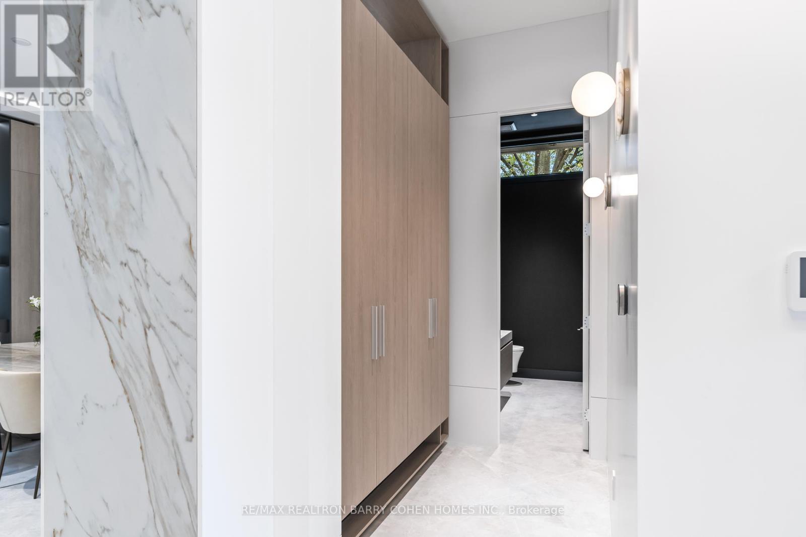 90 Esgore Drive, Toronto, Ontario  M5M 3R8 - Photo 5 - C12761124