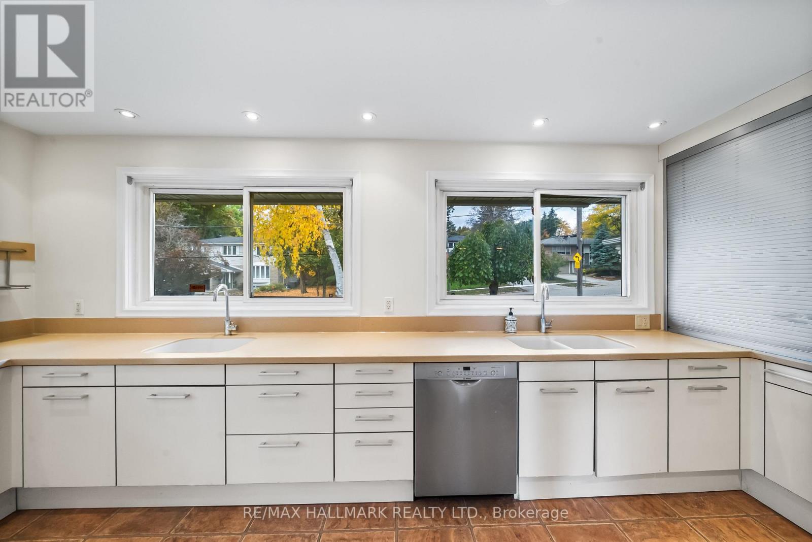 109 Banstock Drive, Toronto, Ontario  M2K 2H7 - Photo 10 - C12761220