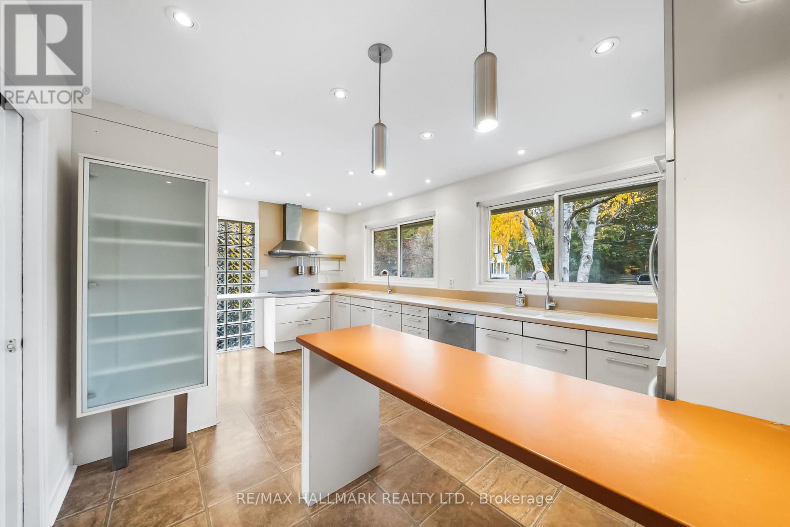 109 Banstock Drive, Toronto, Ontario  M2K 2H7 - Photo 9 - C12761220