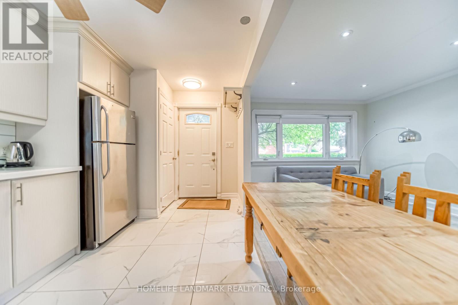 Main Floor - 335 Cosburn Avenue, Toronto, Ontario  M4J 2N2 - Photo 10 - E12761040