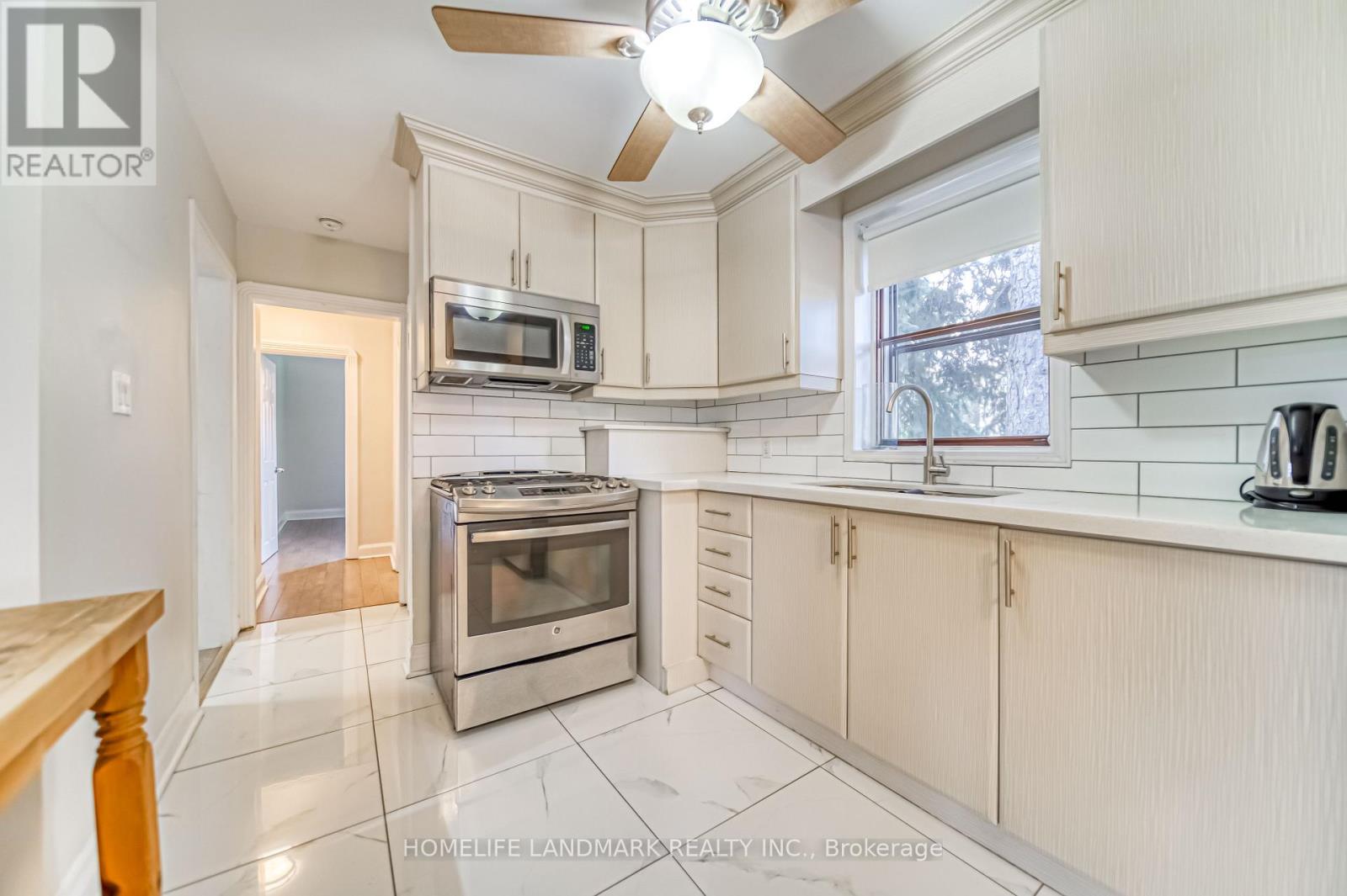 Main Floor - 335 Cosburn Avenue, Toronto, Ontario  M4J 2N2 - Photo 11 - E12761040