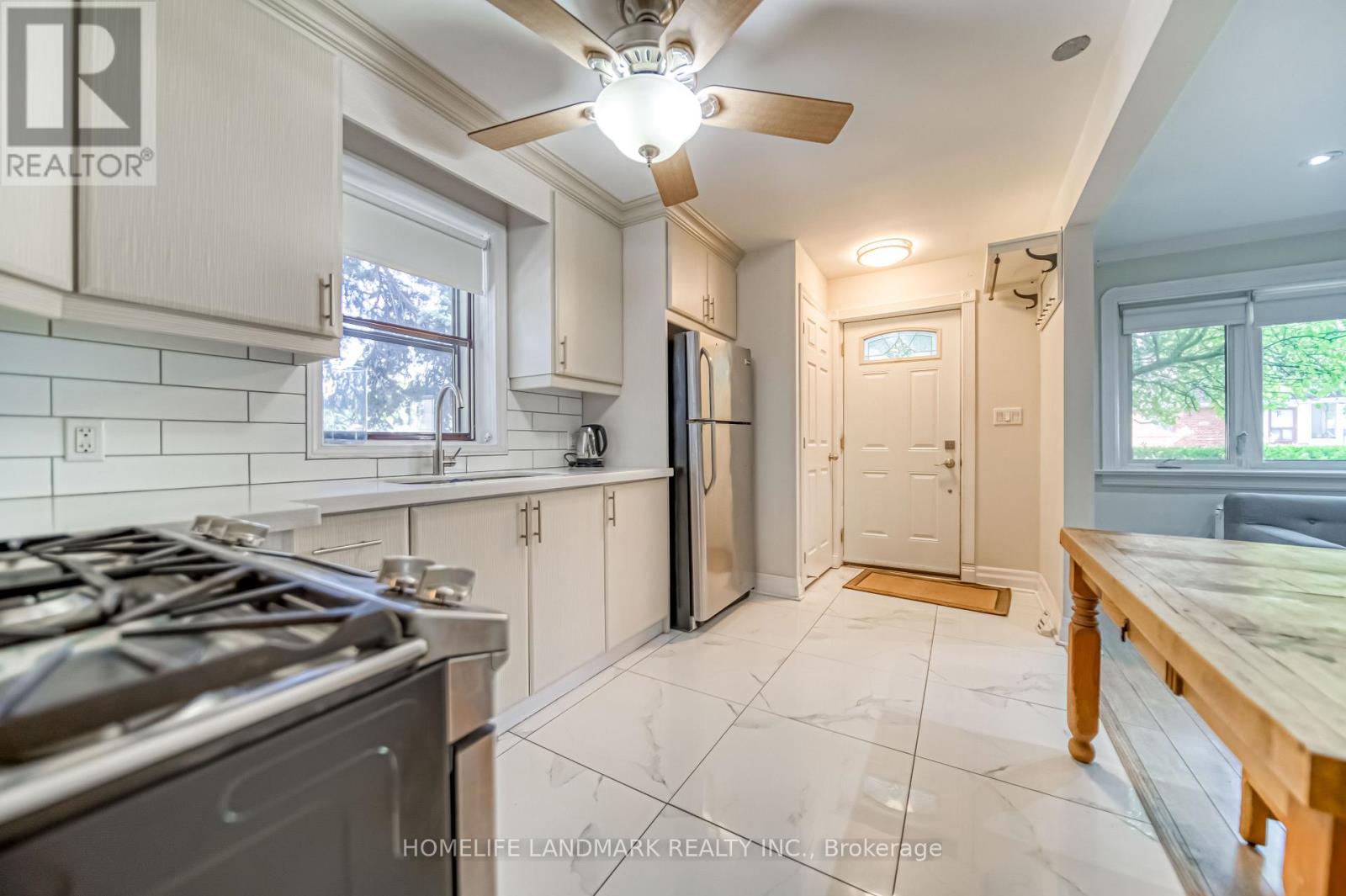 Main Floor - 335 Cosburn Avenue, Toronto, Ontario  M4J 2N2 - Photo 14 - E12761040