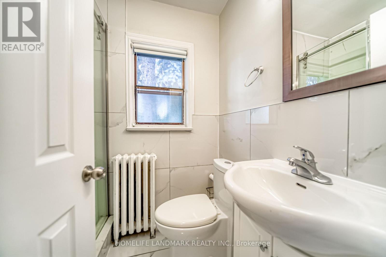 Main Floor - 335 Cosburn Avenue, Toronto, Ontario  M4J 2N2 - Photo 15 - E12761040