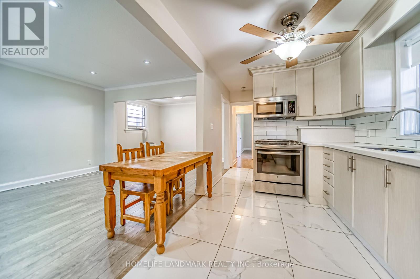 Main Floor - 335 Cosburn Avenue, Toronto, Ontario  M4J 2N2 - Photo 6 - E12761040