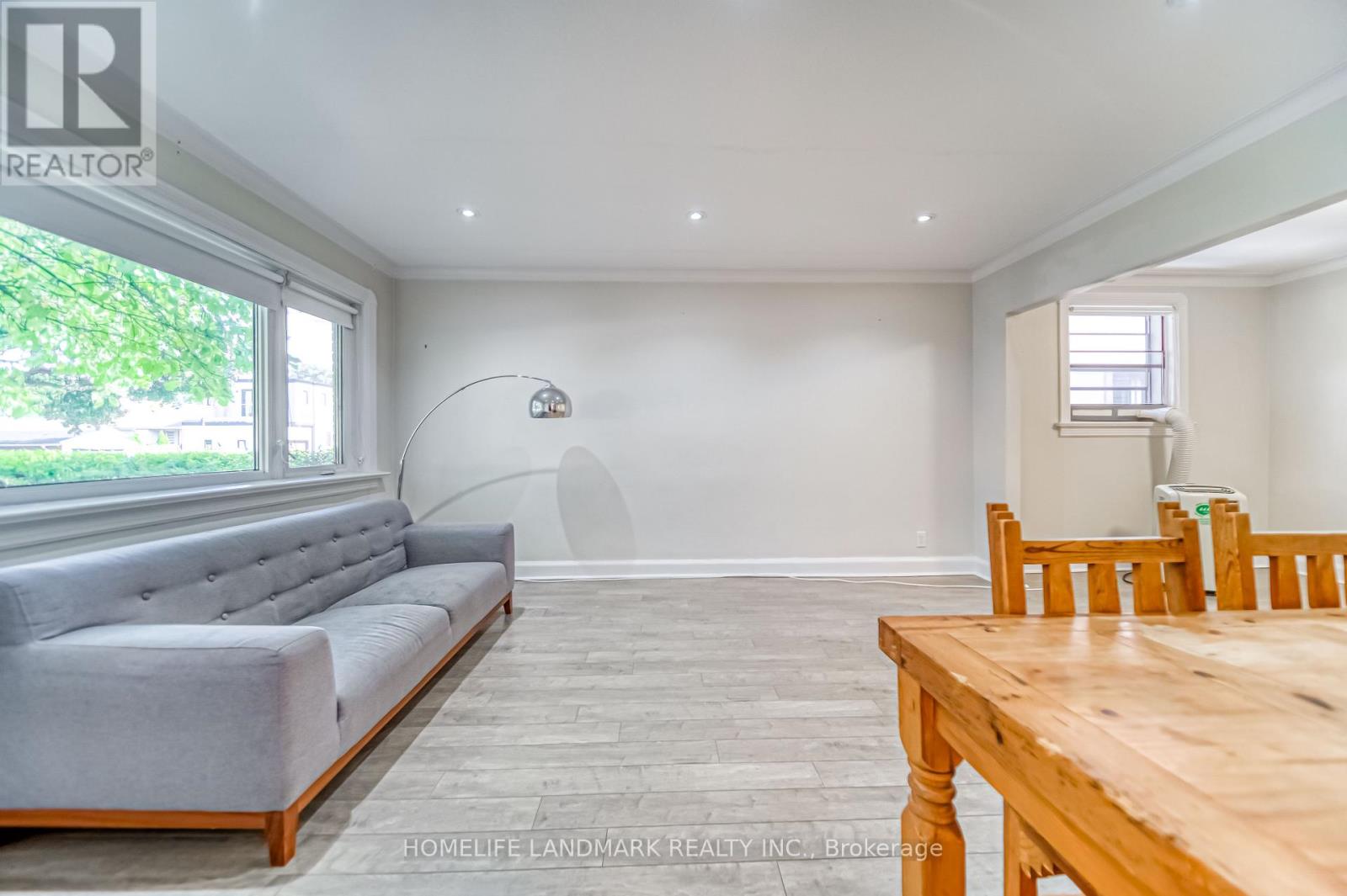 Main Floor - 335 Cosburn Avenue, Toronto, Ontario  M4J 2N2 - Photo 7 - E12761040