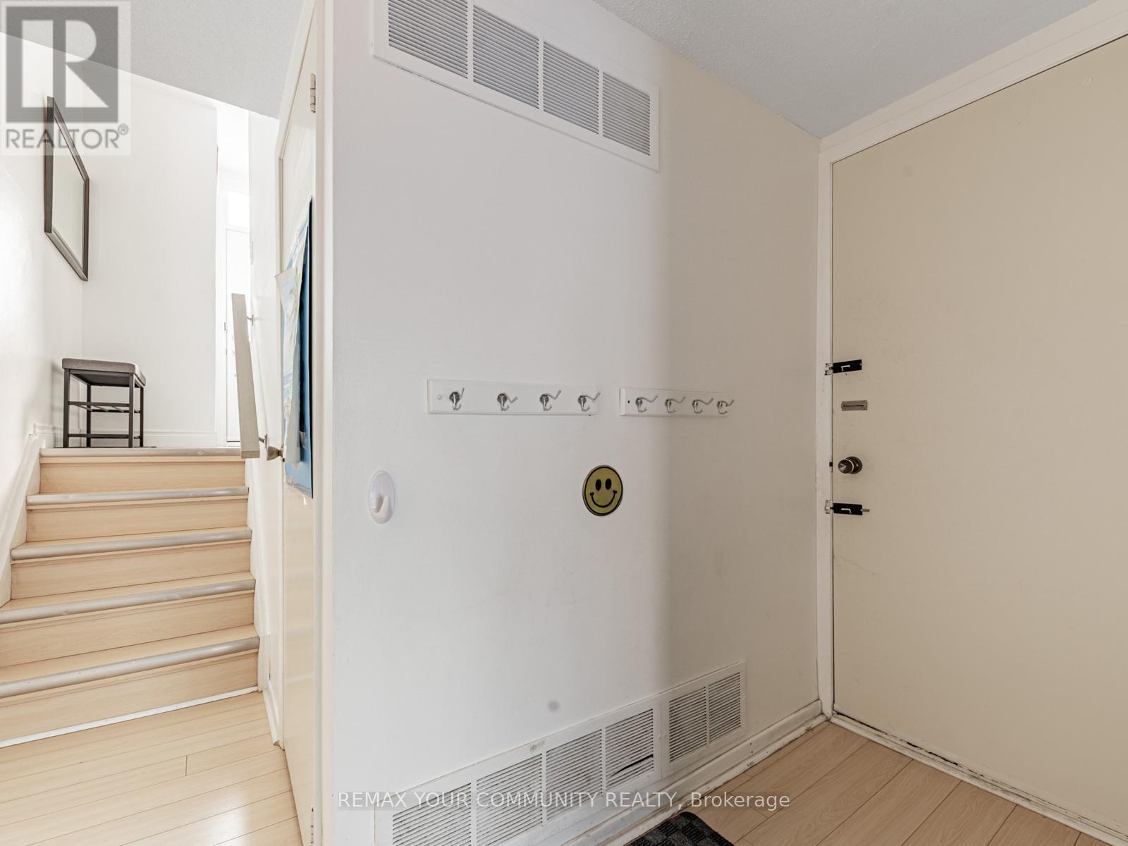 60 Dana Crescent, Vaughan, Ontario  L4J 2R5 - Photo 5 - N12760948