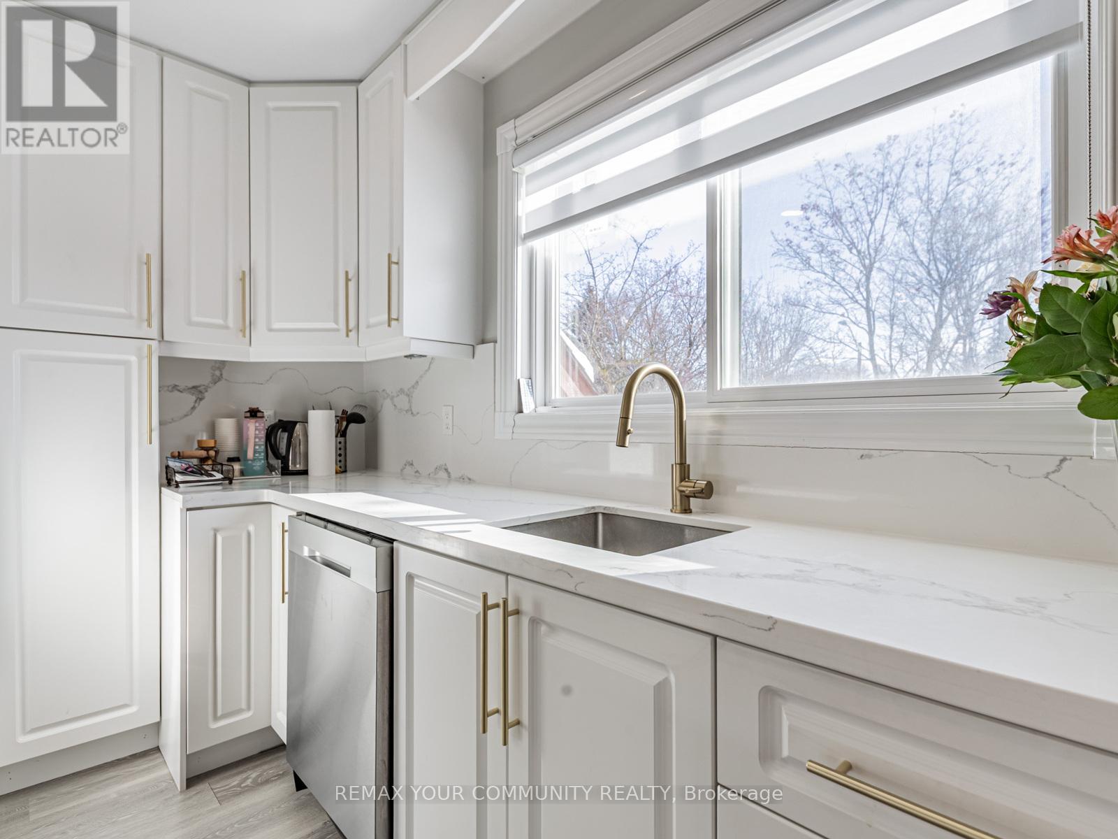 60 Dana Crescent, Vaughan, Ontario  L4J 2R5 - Photo 9 - N12760948