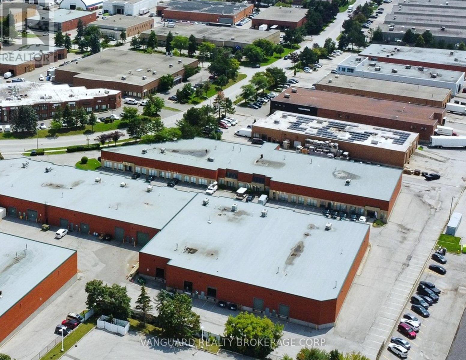 30 - 172 Trowers Road, Vaughan, Ontario  L4L 8A7 - Photo 2 - N12760976