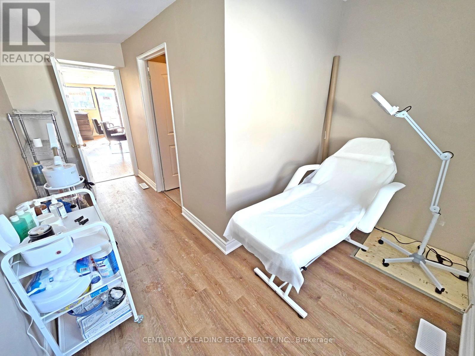 103 - 196 Church Street, Georgina, Ontario  L4P 1J7 - Photo 5 - N12761120