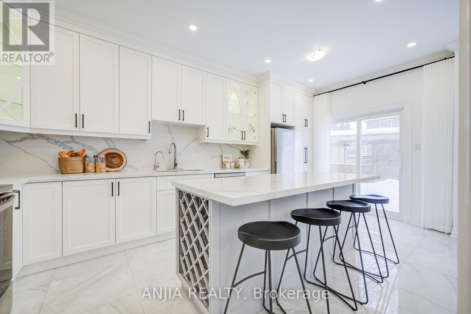 289 Hoover Park Drive, Whitchurch-Stouffville, Ontario  L4A 1K9 - Photo 18 - N12761138