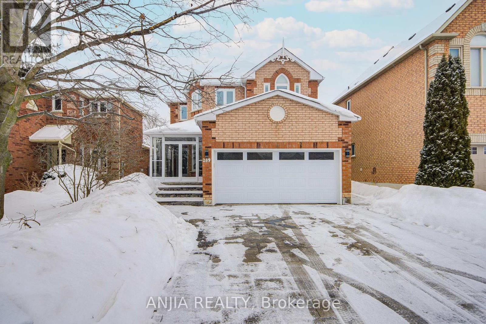 289 Hoover Park Drive, Whitchurch-Stouffville, Ontario  L4A 1K9 - Photo 2 - N12761138