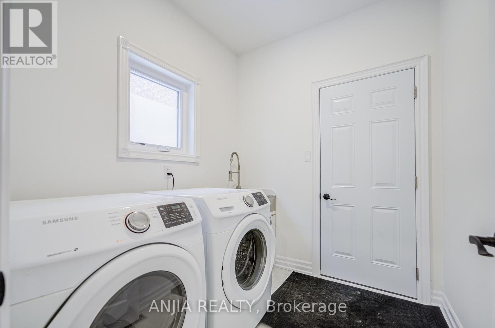 289 Hoover Park Drive, Whitchurch-Stouffville, Ontario  L4A 1K9 - Photo 21 - N12761138